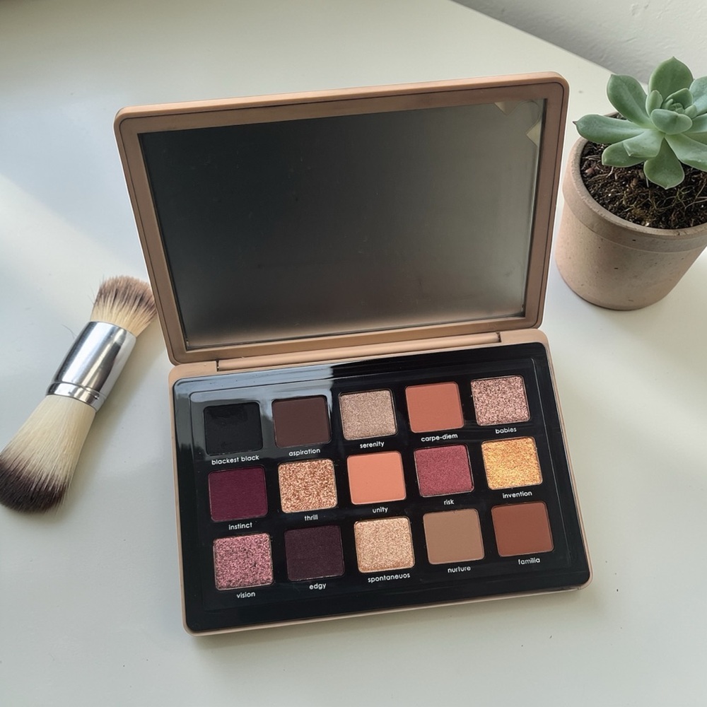 NEW - NATASHA DENONA My Dream Eyeshadow Palette - with defect